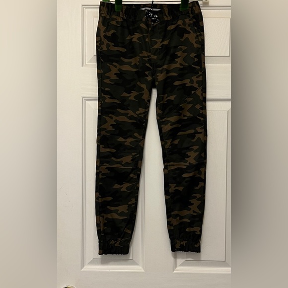 Swim Pants - Sun Protect Camouflage Water repellant material & mesh pockets - Picture 4 of 6